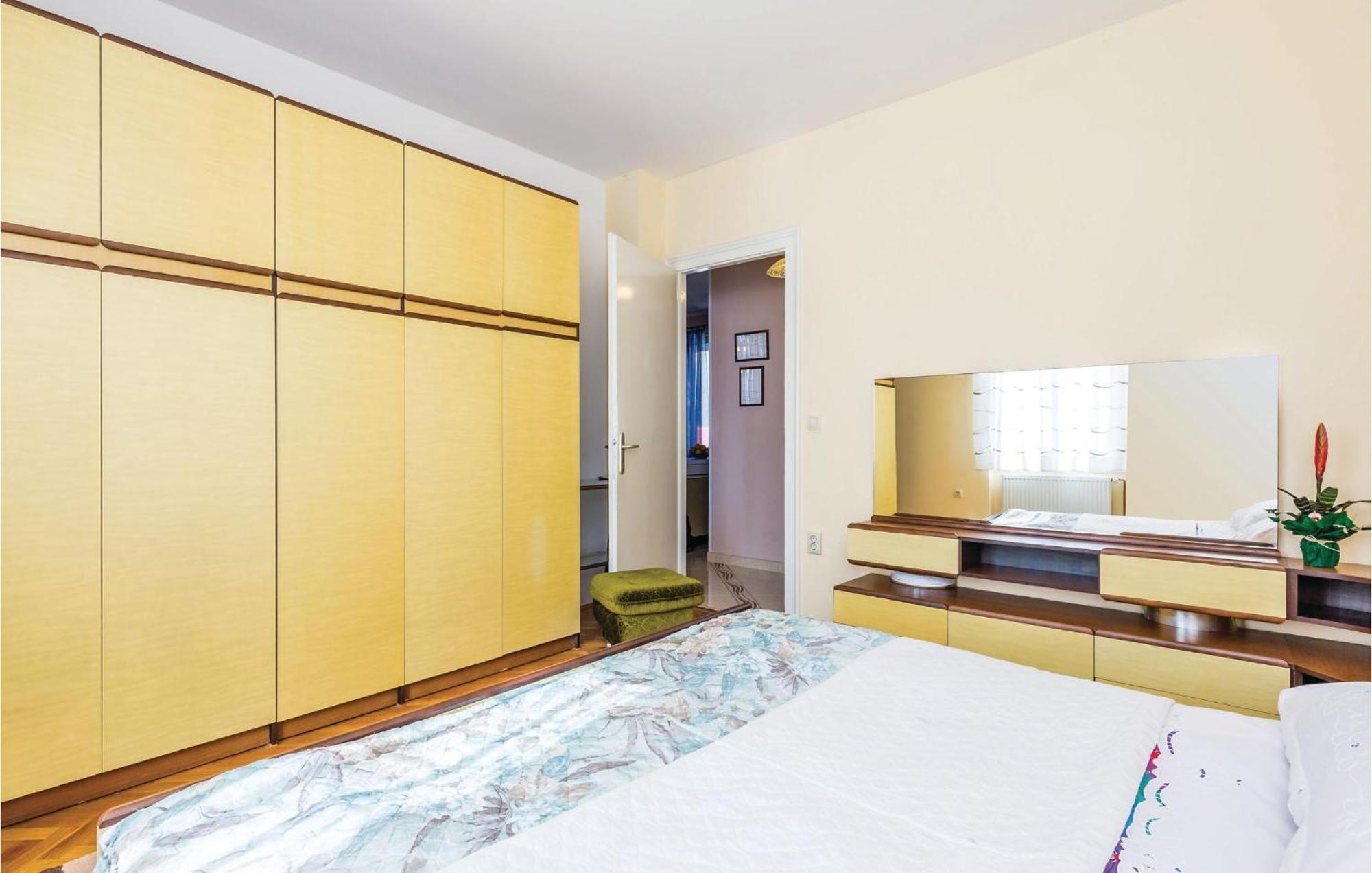 Nice apartment in Rijeka with 1 Bedrooms&WiFi Buitenkant foto