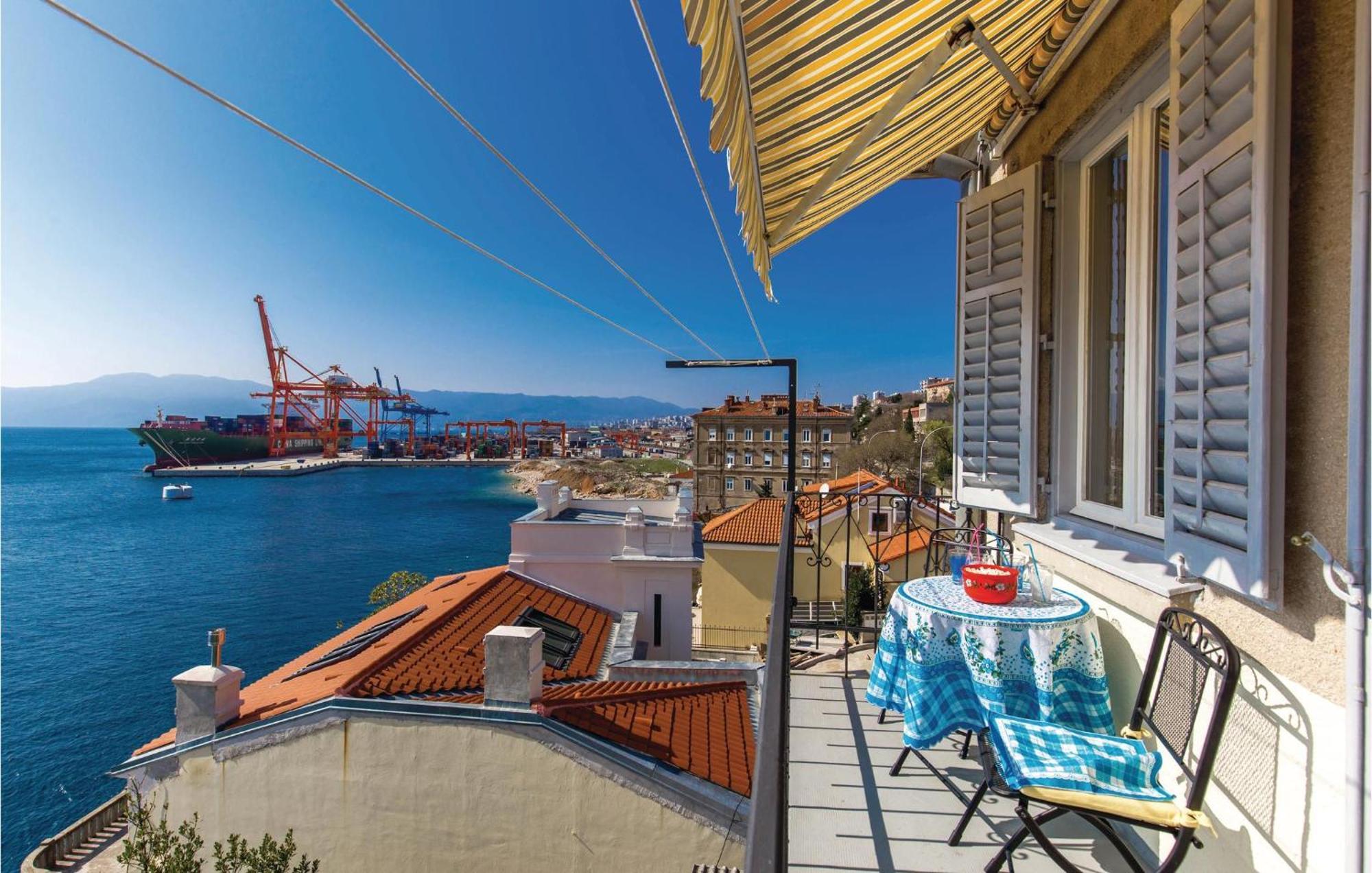 Nice apartment in Rijeka with 1 Bedrooms&WiFi Buitenkant foto
