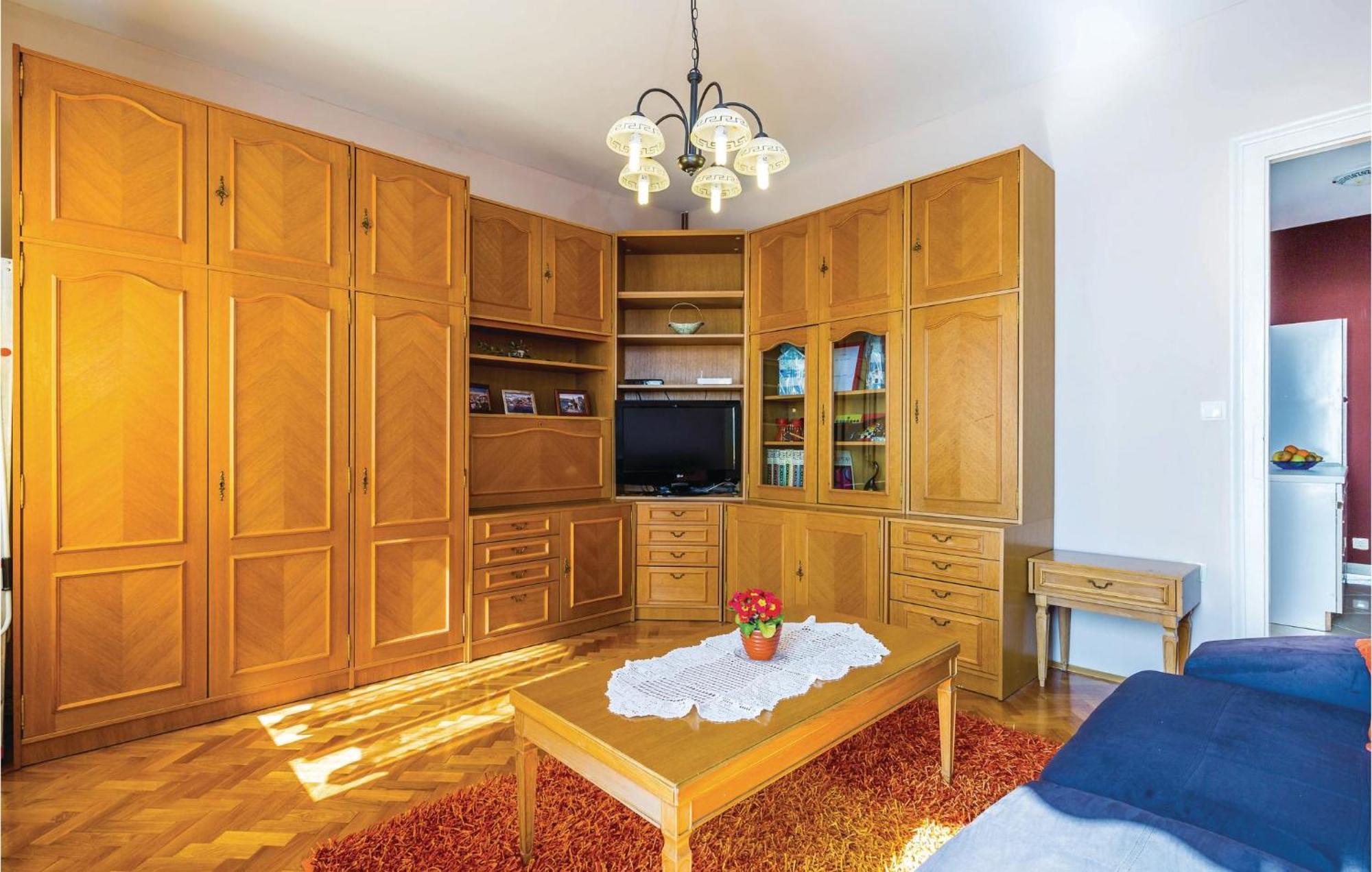 Nice apartment in Rijeka with 1 Bedrooms&WiFi Buitenkant foto
