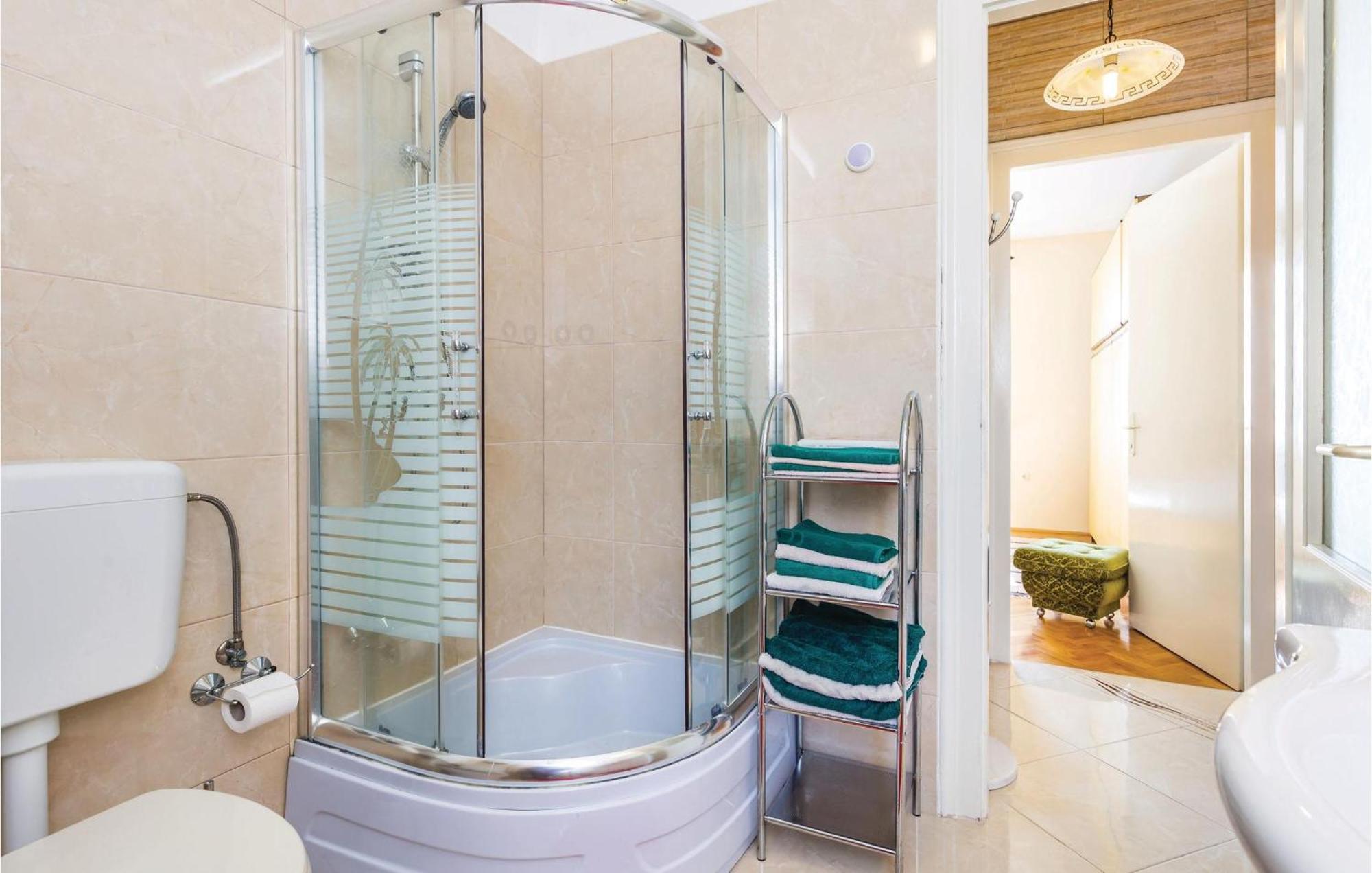 Nice apartment in Rijeka with 1 Bedrooms&WiFi Buitenkant foto