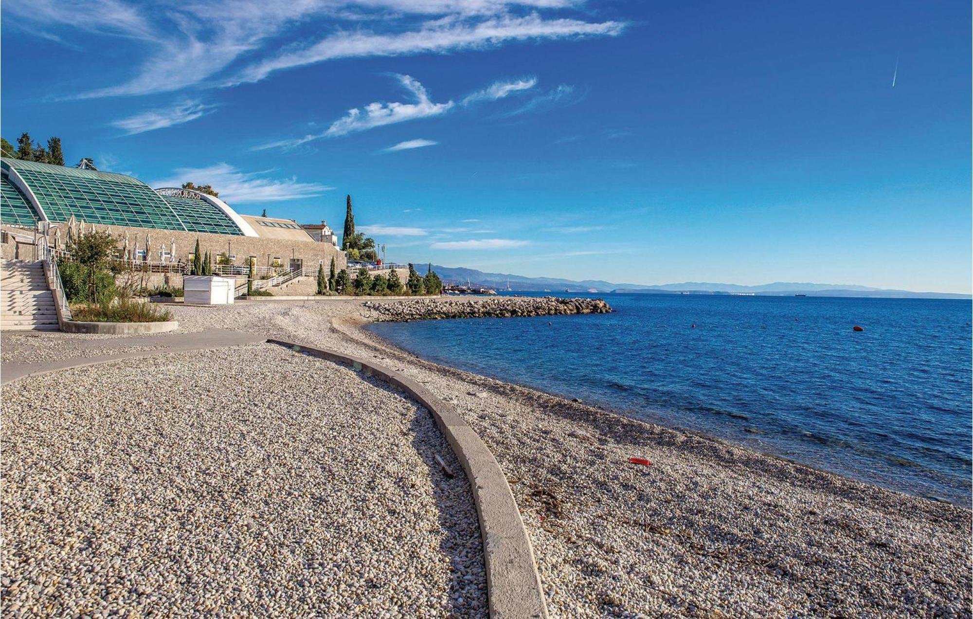 Nice apartment in Rijeka with 1 Bedrooms&WiFi Buitenkant foto